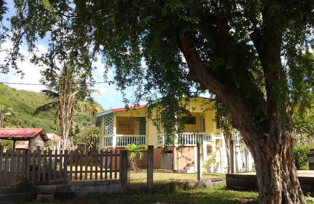 House of character at 90 m from the beach of Petite Anses d'Arlet
