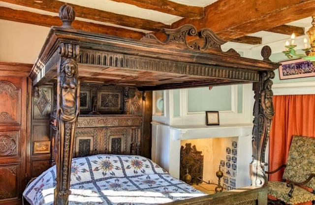 House of Secrets, Morlaix