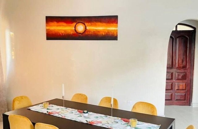 House of Sharma - 6bed 5.5bath