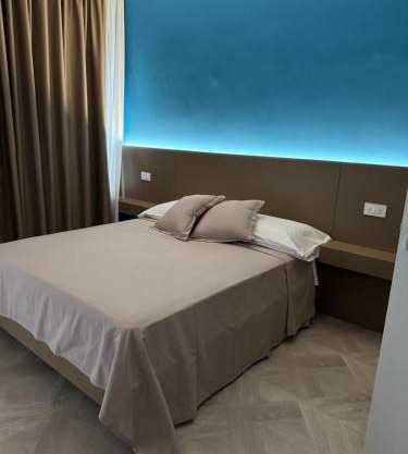 HOUSE on sunday LUNA