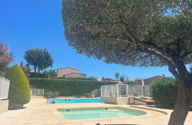 House with beautiful pool on the Côte d'Azur