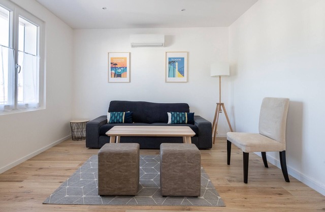 House with bright veranda - 300m from the beach