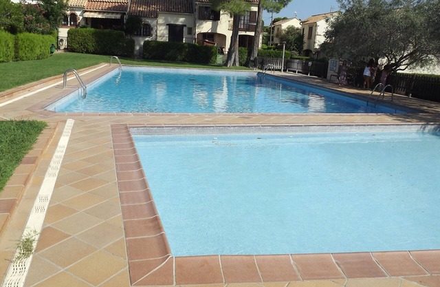 House with pool, 2 bedrooms + mezzanine, 4 to 6 people, L'Estartit