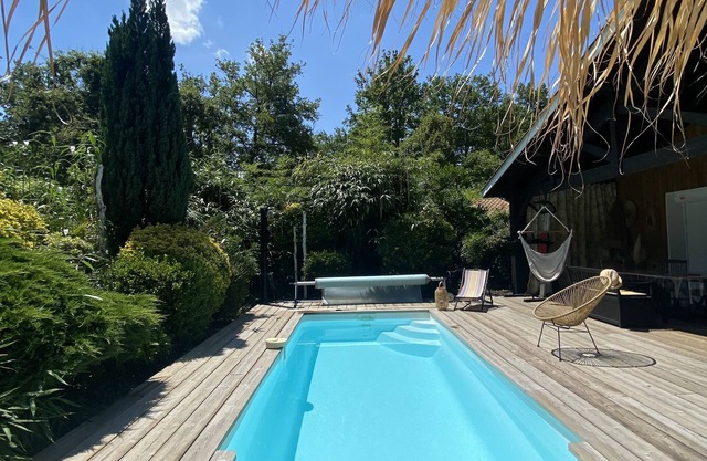 House with heated pool and spa on the Arcachon Basin between sea and forest