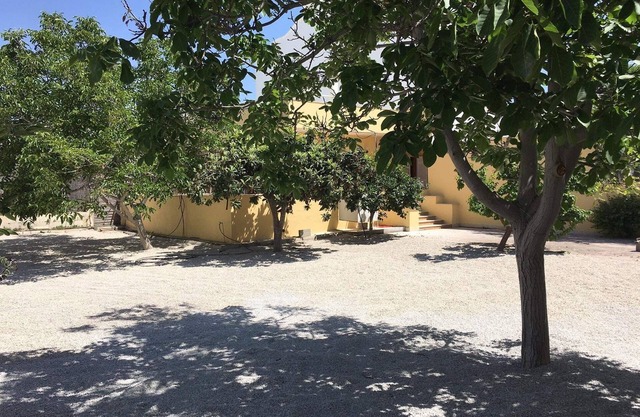 House with large garden - 2 min from the beach!