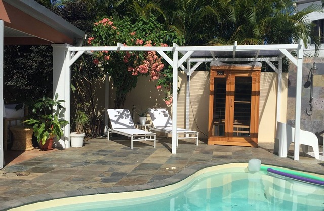 House with pool in Saint Pierre, quiet and 5 minutes from the lagoon