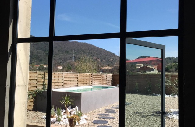 House with pool lake Salagou
