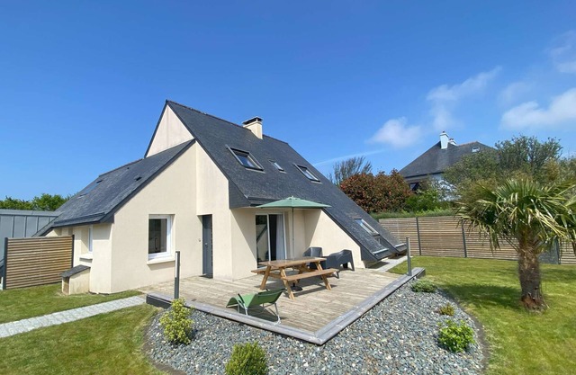 House with private garden near the sea