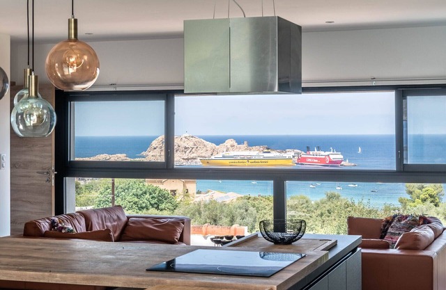 House with private pool, Rooftop roof, sea and city views