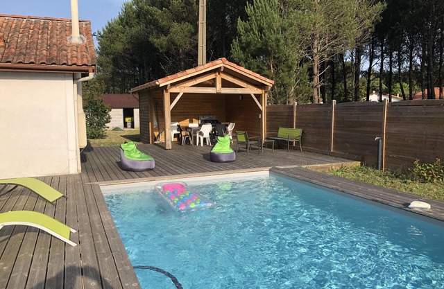 HOUSE WITH PRIVATE POOL AND WOODEN TERRACE NEAR LEON RENOVATED IN 2024