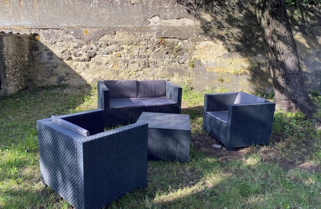 House with swimming pool 500m from village center