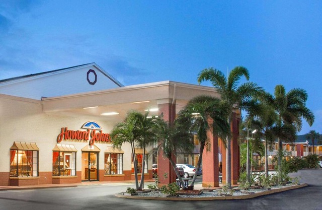 Howard Johnson by Wyndham Ft. Myers FL