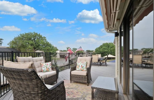 Howdy House at Horseshoe Bay Beautiful waterfront home on lake LBJ with POOL!