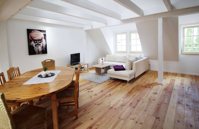 HU03 Relax Apartment in Hanau-Steinheim with TV and free WiFi
