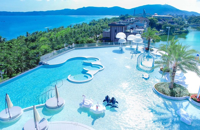 HUALUXE Sanya Yalong Bay Resort by IHG