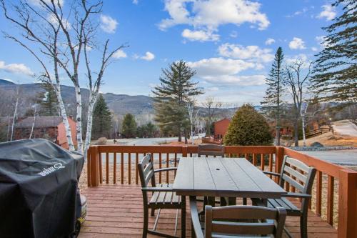 Hudson 76I - A Stylish Mountain Retreat