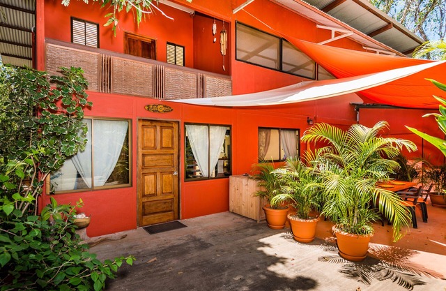 Huge Artistic Surfers Beach Loft House, 2 bikes, 300mbps WIFI, washer, dryer