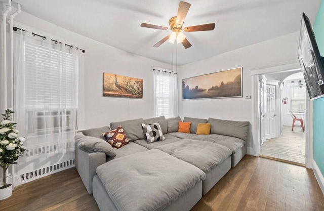 Huge Home | Sleeps 10+ | Minutes from NYC