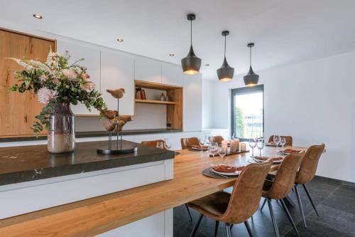 Huswell - Unique apartment near Bruges with sunny terrace