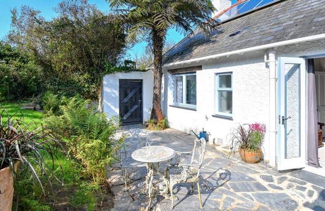 Hywelfa - Five Bedroom House, Sleeps 10