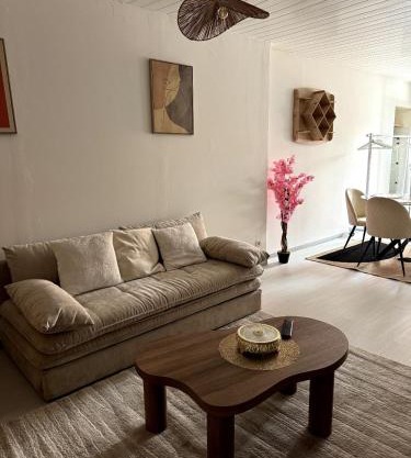 Ideal 50 m2 terrace, free parking