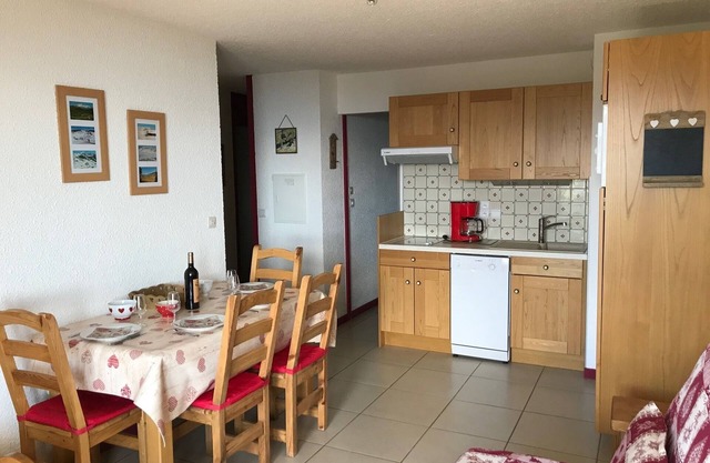 Ideal apartment for 4 people, 100 m from the slopes, close to shops
