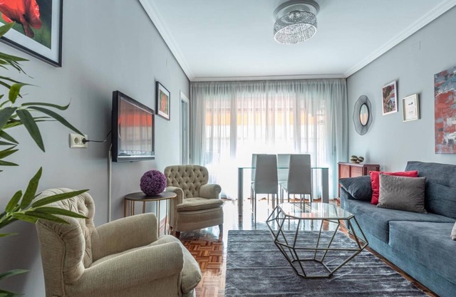 Ideal apt 2 bed/4 px cozy and good qualities