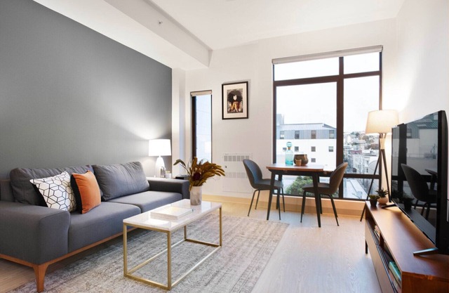Ideal Hayes Valley studio w/Rooftop, W/D, 1 min to BART by Blueground