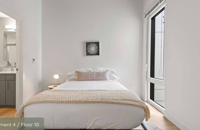 Ideal Lincoln Park Getaway for Large Groups