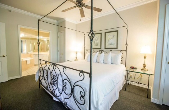 Ideal Location in Branson | French Quarter Condo w/Pool & Quick Show Access