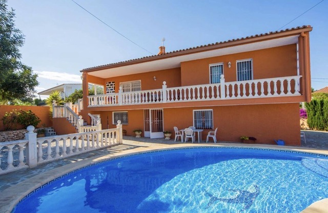 Ideal villa for family vacations, private pool, 5 minutes from the beach