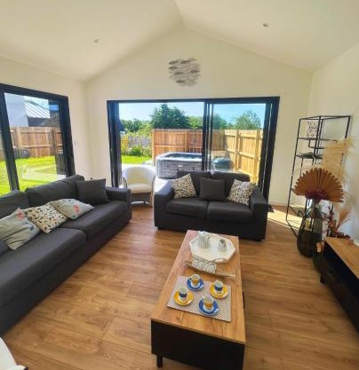 IDEAL - Villa, jaccuzi & jardin privé - 1 à 11 personnes - proche plage & bourg