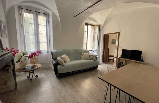 Ile Rousse house in Ville di Paraso