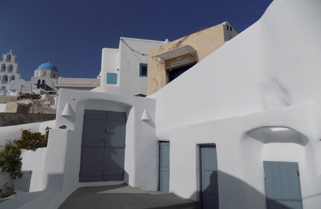 Imarkellis Pyrgos Traditional House and Belfry Charm with Courtyard in Santorini
