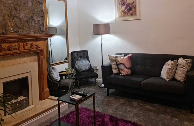 Immaculate 3-Bed House in Middleton