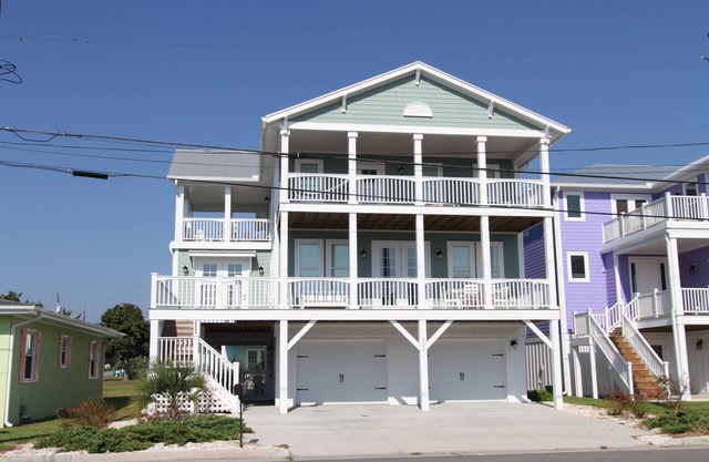 Immaculate Luxury Ocean View 6BR 4.5BA House with Pool and Elevator