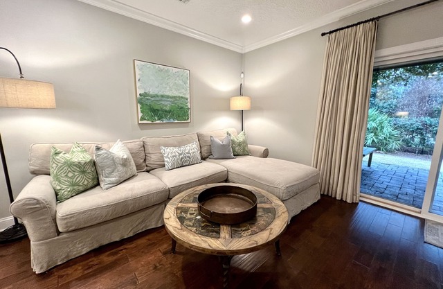 Immaculate Saint Simons Townhouse 3 Bed/2.5 Bath, Pool, 2 Bikes, Pets Welcome