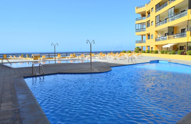 IMMENSE PRIVATE TERRACE WITH DIRECT SEA VIEW AND AIR CONDITIONED SWIMMING POOLS, WiFi