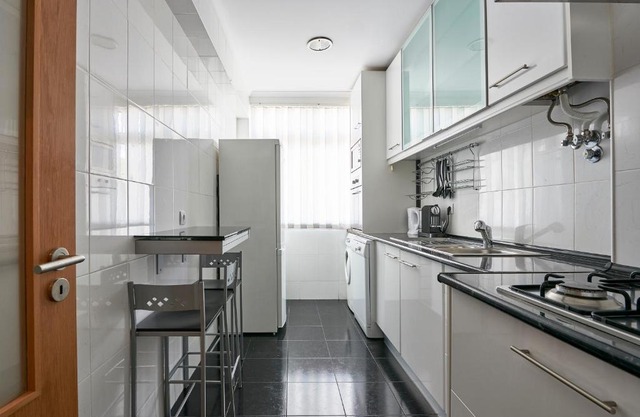 In Bed with Lisbon 4E