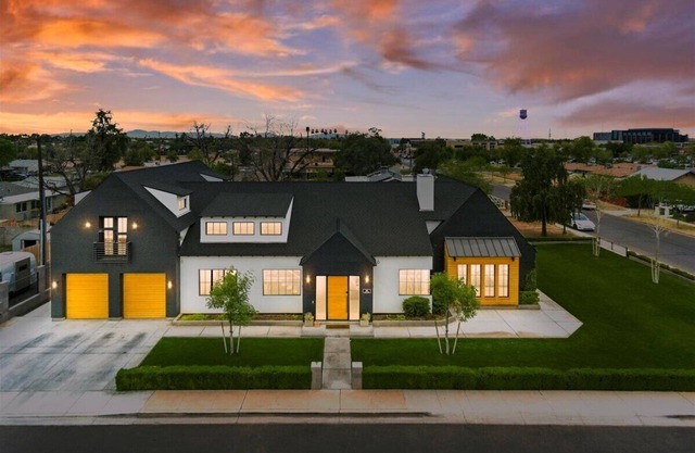 IN DT Gilbert - 4500 Sqft Luxury Estate w/Casita