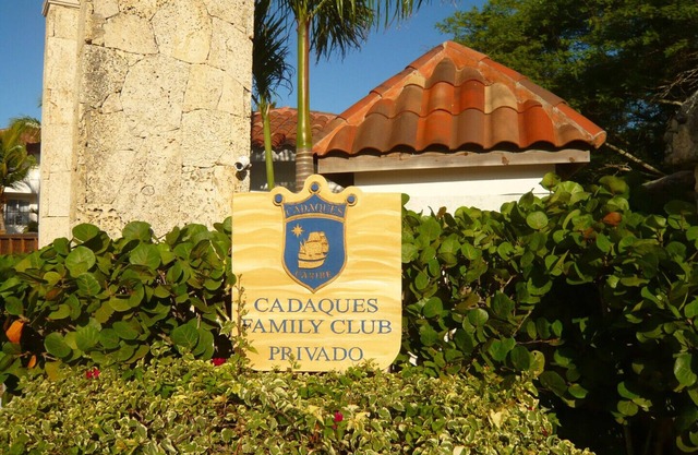 In the heart of Paradise 2 Bedrooms in Cadaques Caribe Family private club
