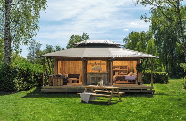 In this delightful tensuite you will experience a great outdoor and indoor vacation!