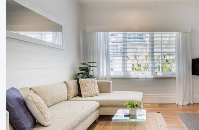 Inala House - "Luxury in the Heart of Town"
