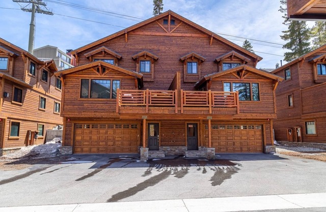 "Inbounds" at Canyon Lodge- Huge Slopeside Home with Private Hot Tubs & Garages