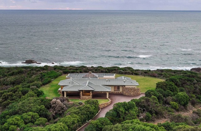 Incognito An Exclusive Oceanfront Estate