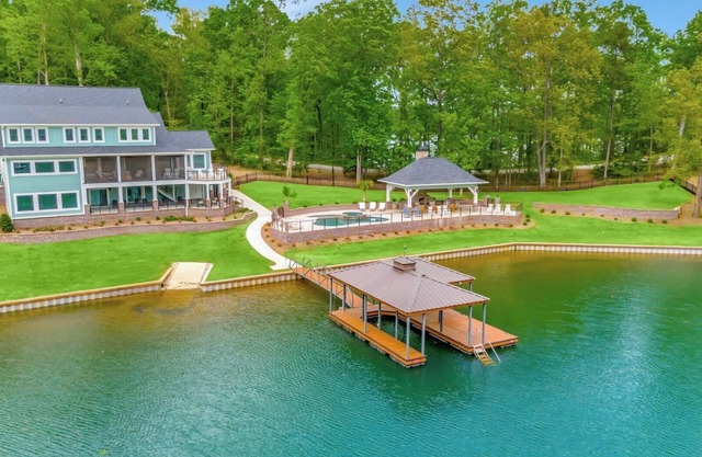 Incredible 10 BR home with pool