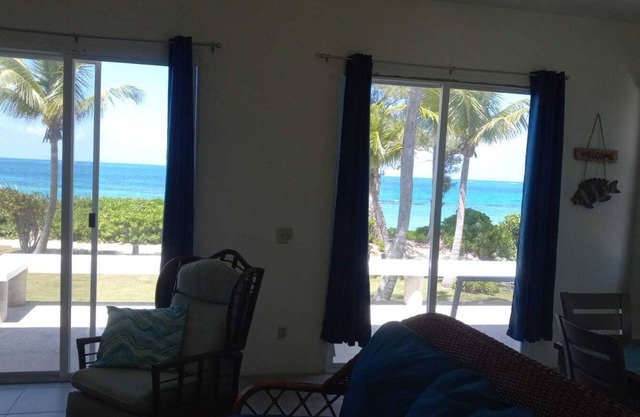 Incredible 4 bedroom Villa-OCEAN FRONT with a dock! 25% FALL DISCOUNT!