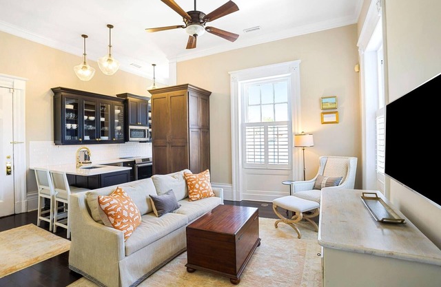 Incredible Monthly Downtown Historic Luxury Condo by MUSC - Walk to Everything