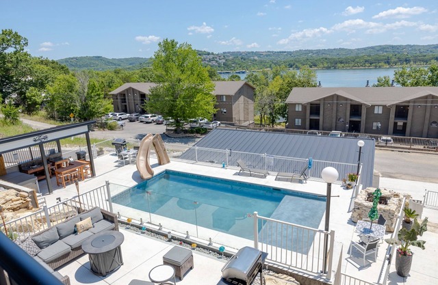 Incredible Views - Heated Saltwater Pool - Hot Tub - Waterfront Resort