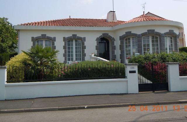 Independent apartment in pretty house well located in Roche s / Yon and in Vendée